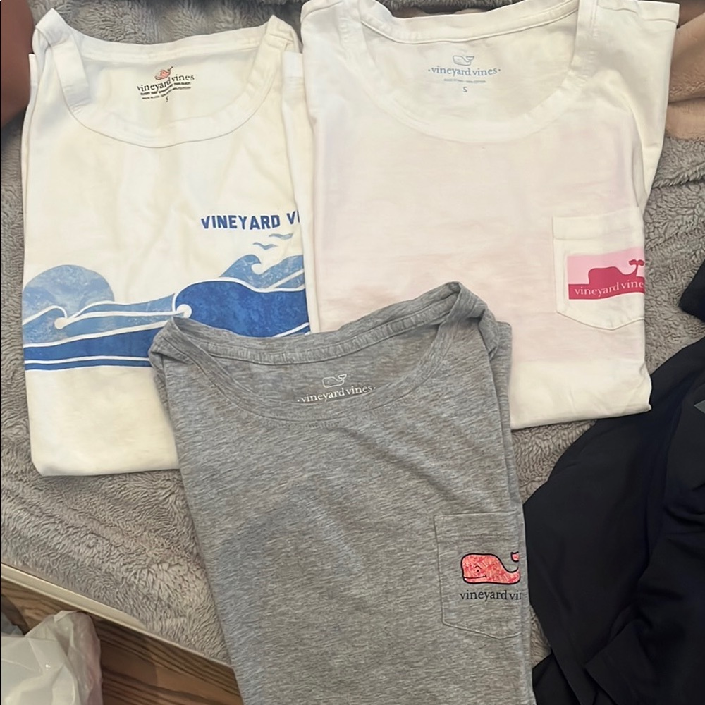 Vineyard Vines Like New bundle of Tshirts